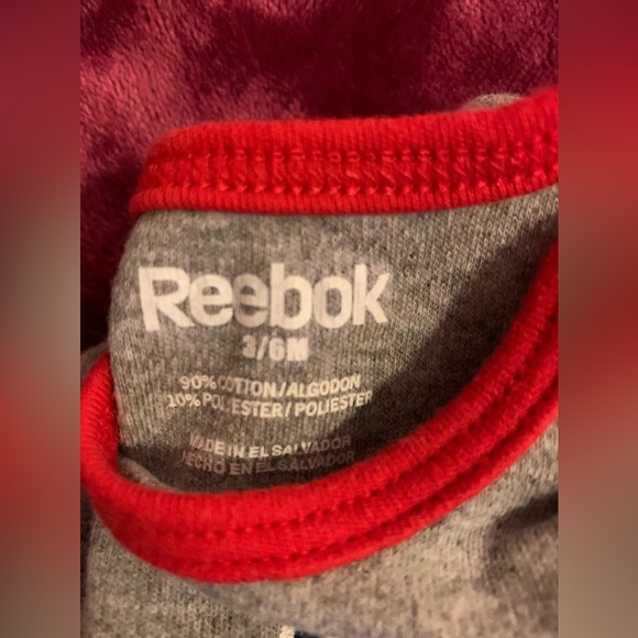 🍼🍼🍼Reebok Onsies Washington Cardinals No stains and great condition 3-6mths - Picture 5 of 6